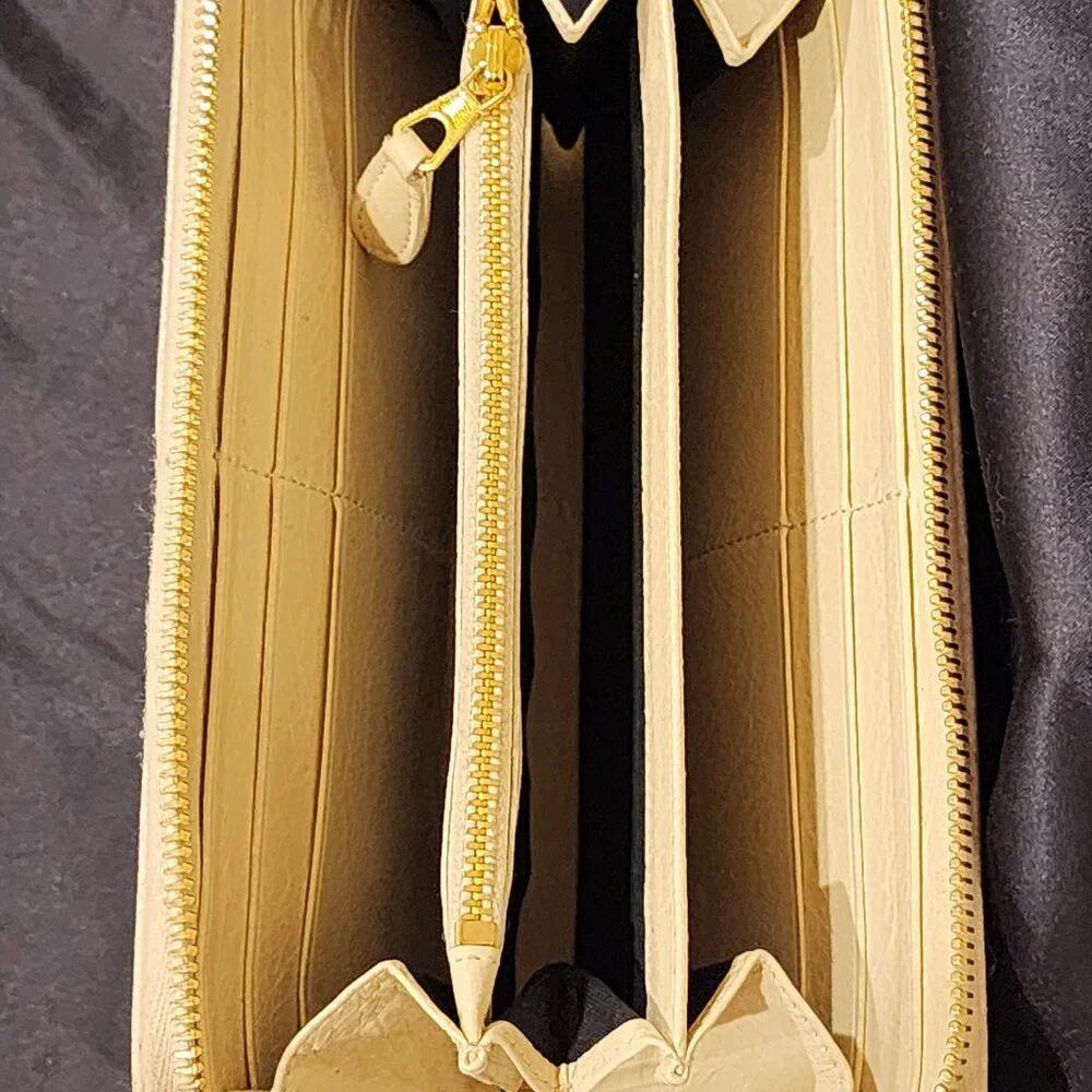 Excellent Balenciaga Continental Zip around Wallet Creamy Off White Leather - Picture 3 of 11